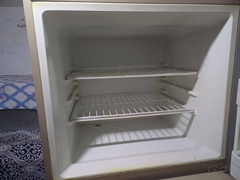 370 liter fridge for sale 3