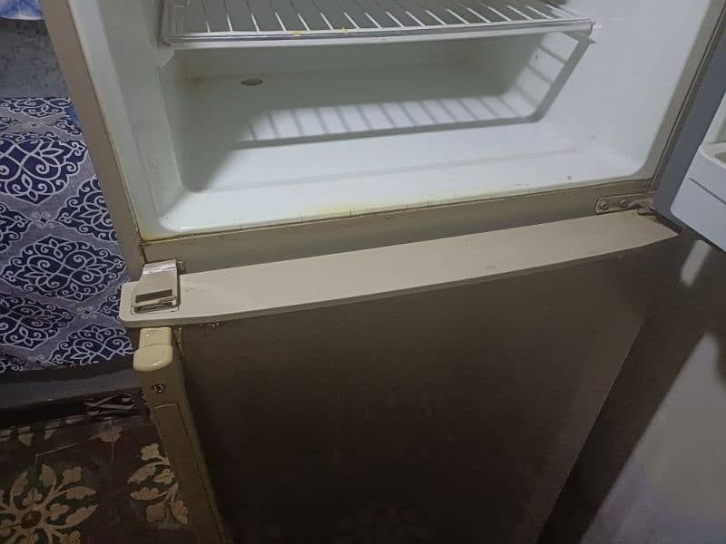 370 liter fridge for sale 4