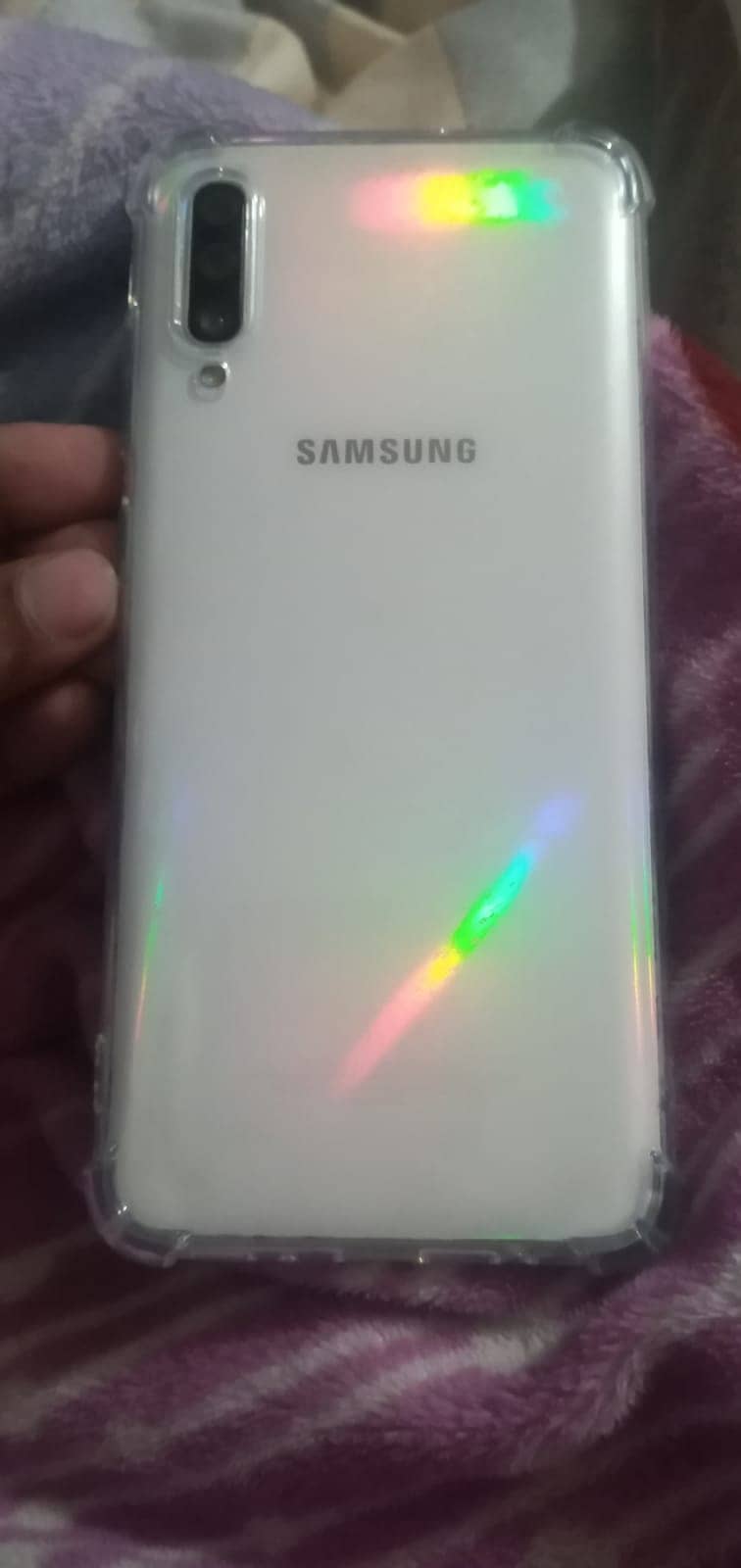 Samsung Mobile A70 1