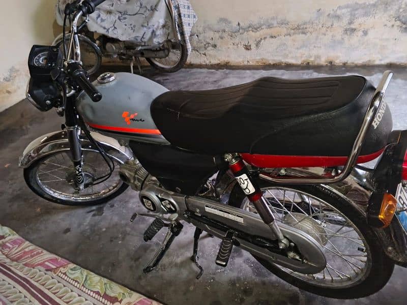 Honda CD70 1