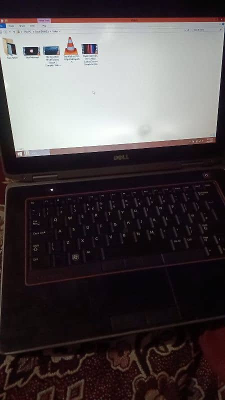 Dell i5  2th gen 4gb ram 160gb hard battry time 2 hours 0