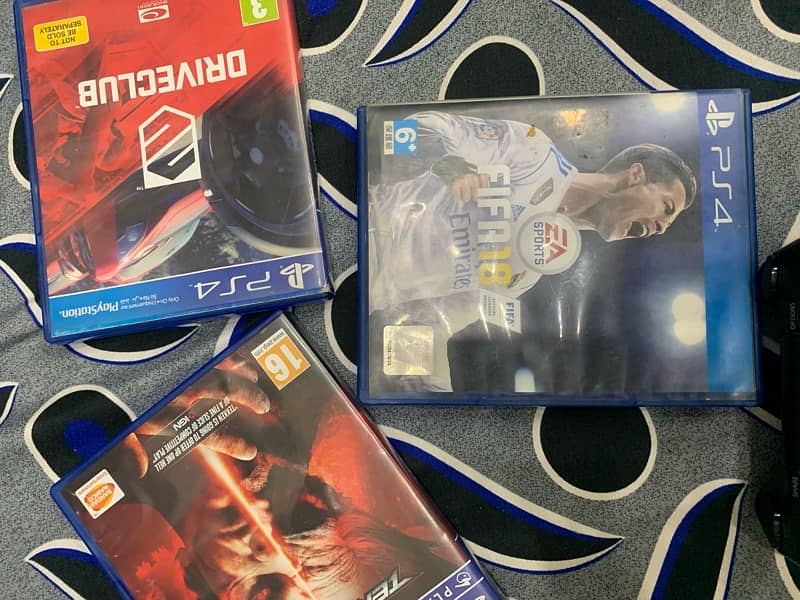 ps 4 with original controller and 3 games 500gb 2