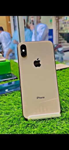 I phone Xs    256 gb