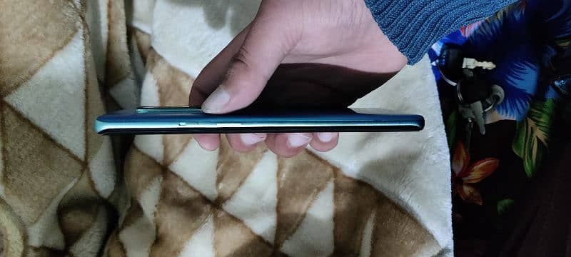 one plus 8 pro with 10/10 condition 2