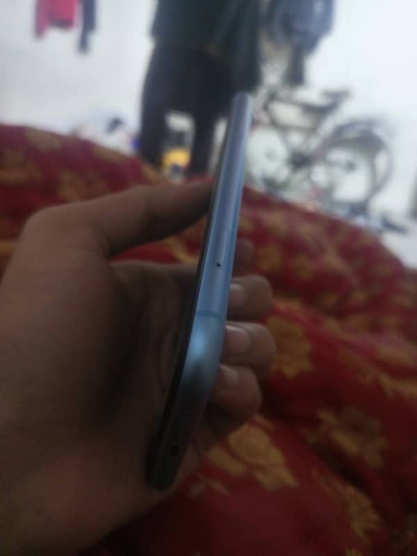 I phone XR 10/10 condition one hand use 5