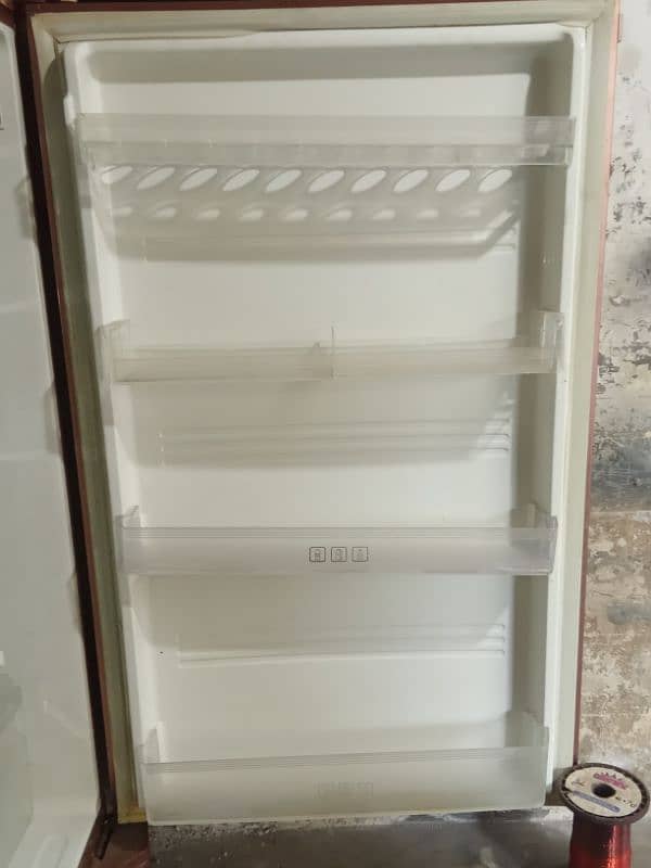 Kenwood Full Size Fridge 3