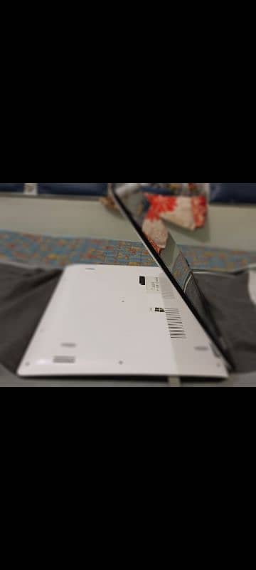 LENOVO YOGA 500 BEST CONDITION I5 6TH GEN 5