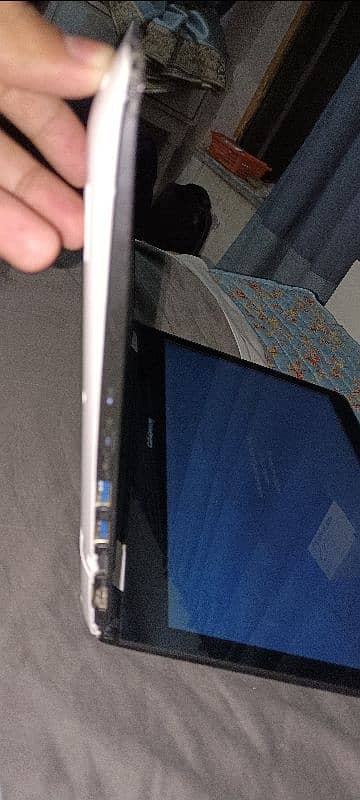 LENOVO YOGA 500 BEST CONDITION I5 6TH GEN 8