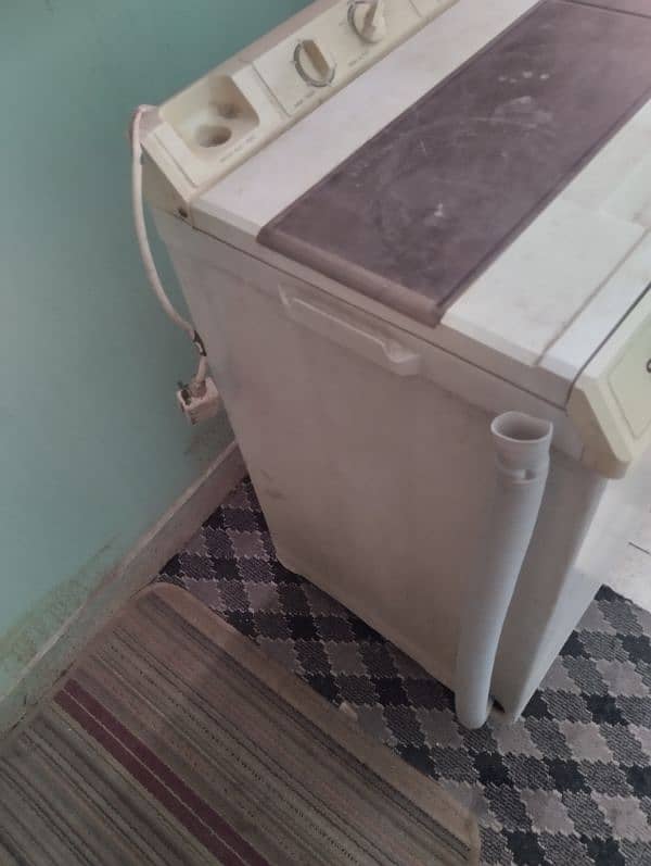 Singer Washing machine and dryer 3