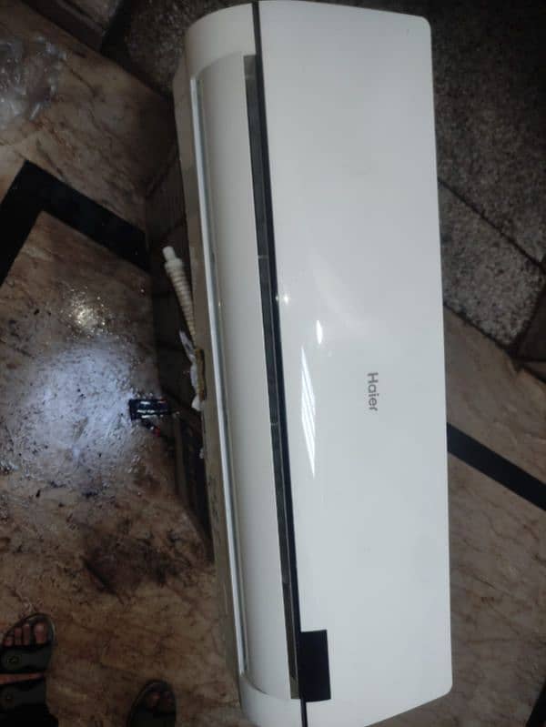 10/10 Condition 1.5 ton AC R22 Non-Invertor Haier AC 9