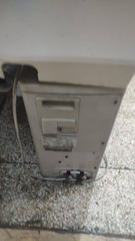 10/10 Condition 1.5 ton AC R22 Non-Invertor Haier AC 11