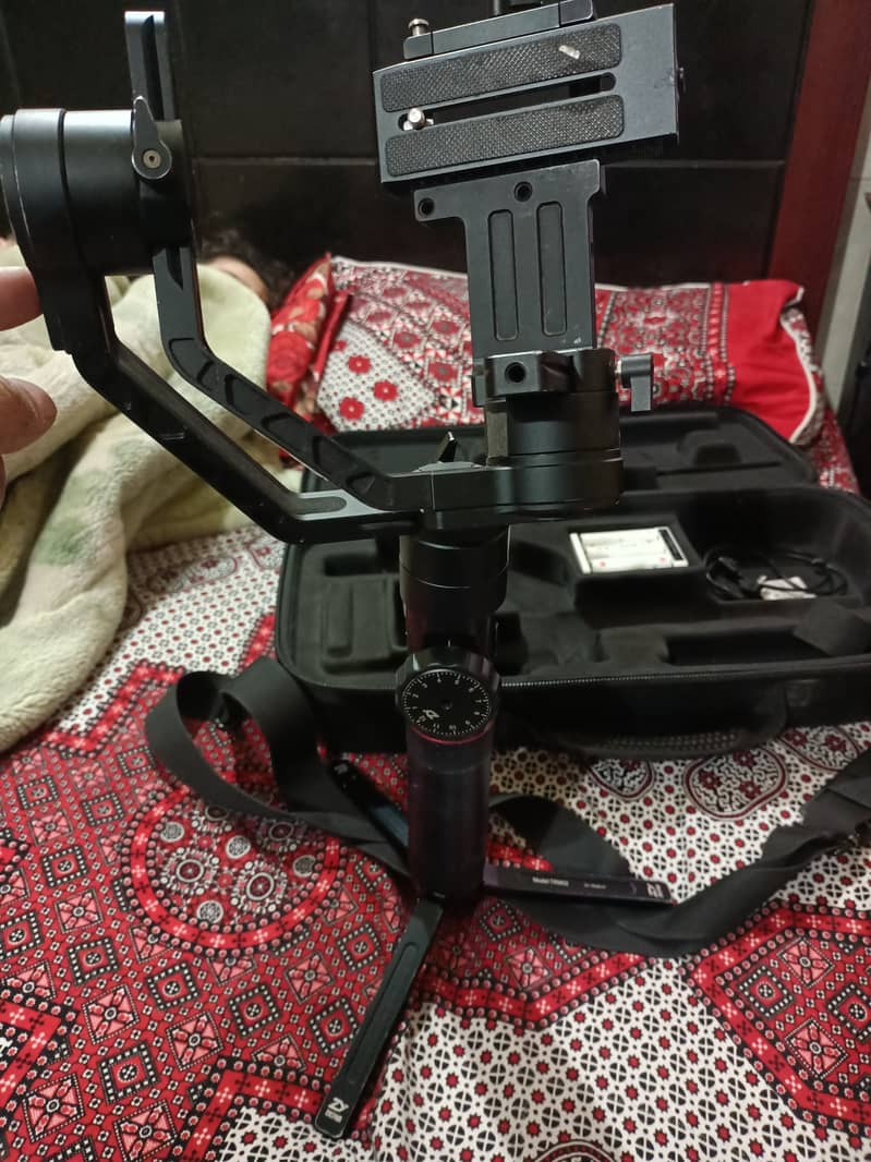 Zhiyun Crane 2 1