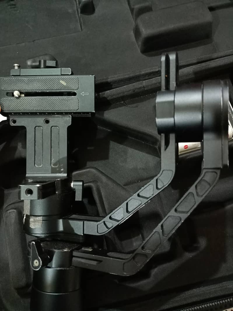 Zhiyun Crane 2 6