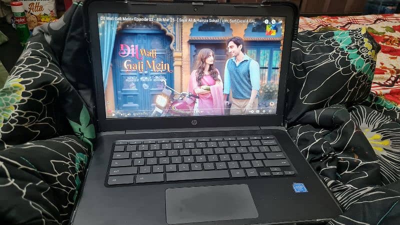 HP Chromebook 14 inch 16gb 9/10 condition 0