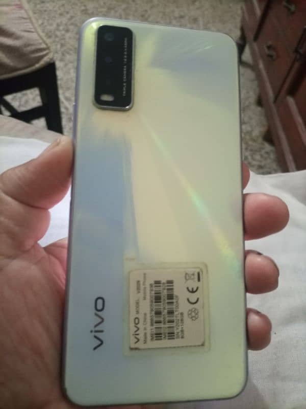 VIVO. Y20. S. 8/128 9