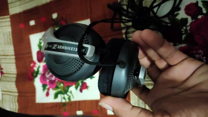 Sennheiser HD 350 Studio Monitoring Headphones 1