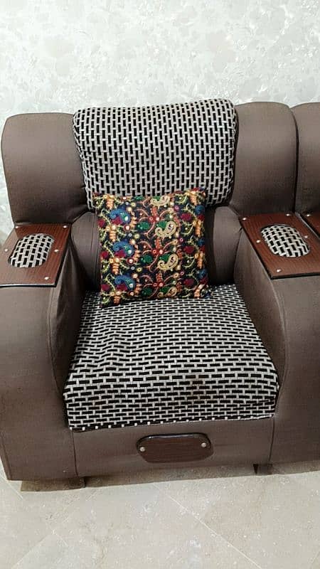 neat sofa set for sale 1