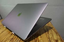 MacBook