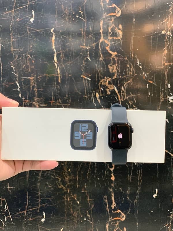 Apple Watch SE (2nd Gen) 3