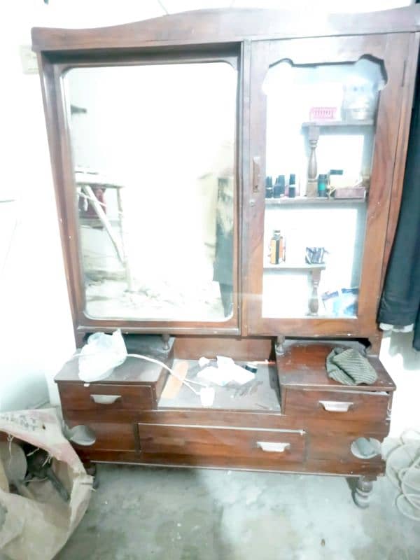 I am selling furniture 1