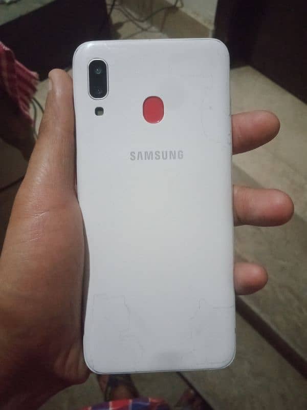 Samsung A20 4