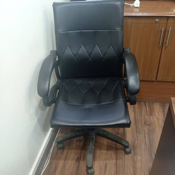 one month use office furniture for sale 4