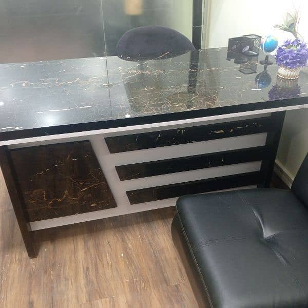 one month use office furniture for sale 6