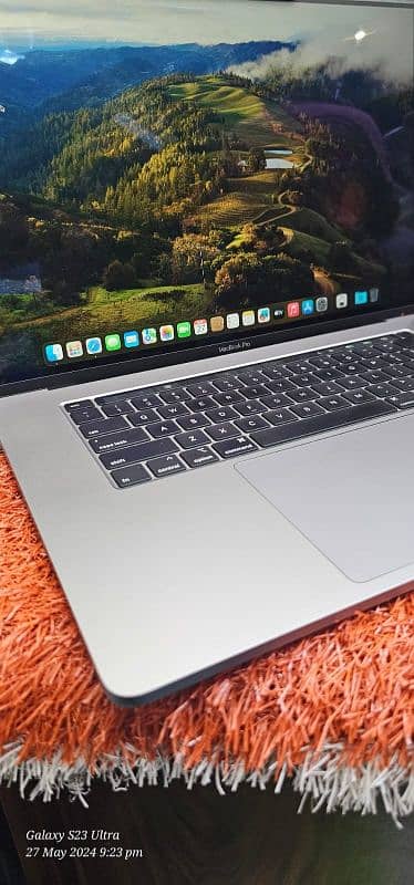 MacBook pro Core i9 16Inch for the 1