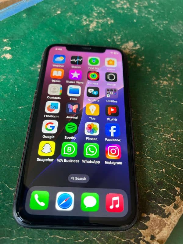 I phone 11 10/10 condition 87% battery health original  JV 64 gb 1