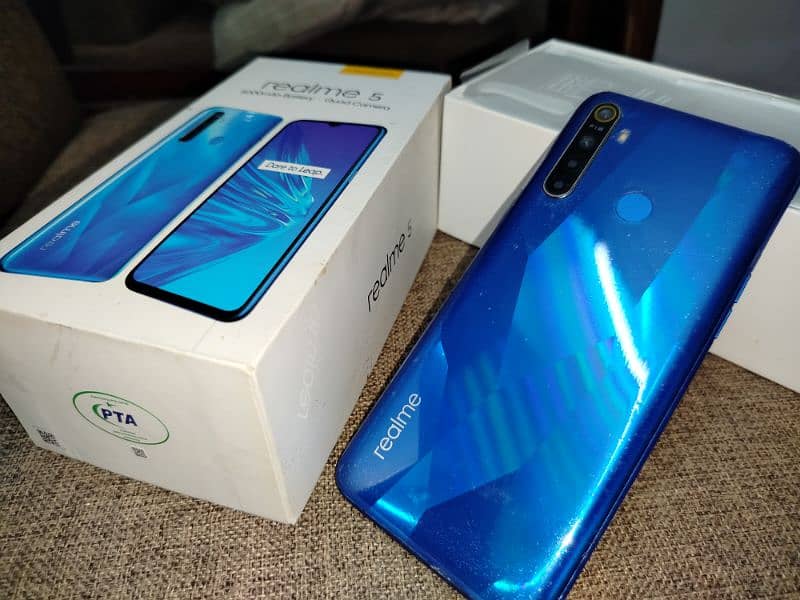 Realme 5 with box 1