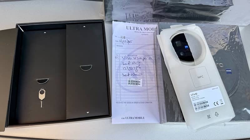 Vivo x200 pro,  10/10, with Gift box & accessories packed 11