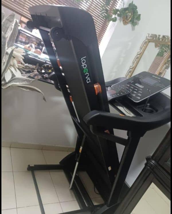 leaprvq treadmill LCD damage just new condition 2lac used valaue 1