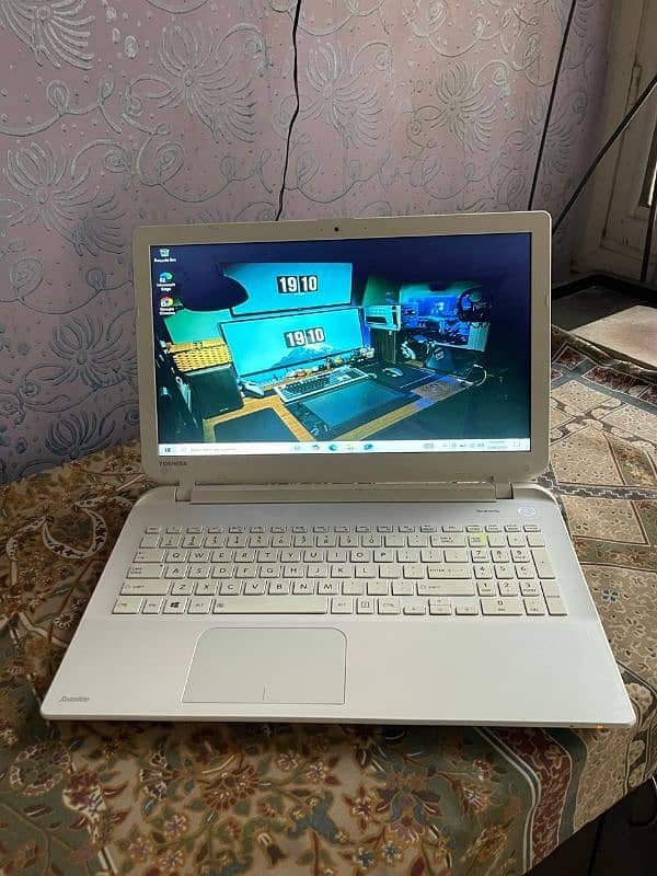 Toshiba L50-B 1