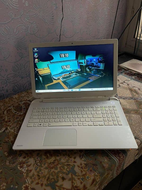 Toshiba L50-B 2