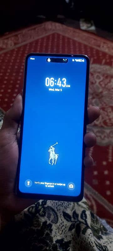 infinix hot 40 pro 16/256 10/10 with complete box and charger 4