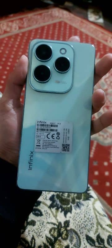 infinix hot 40 pro 16/256 10/10 with complete box and charger 5