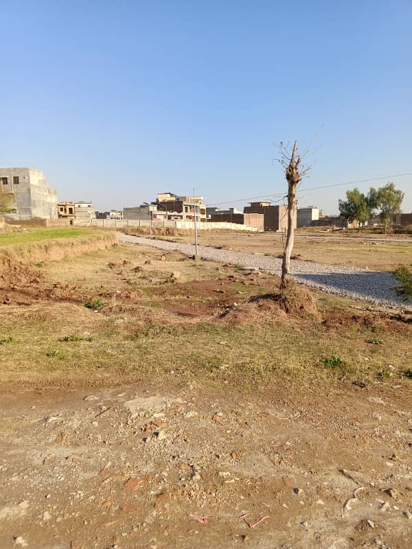 MARWA TOWN 25 kinal 9 Lack Pr Marla Plot Registery intiqal 5 Marla or 1 kinal Tak PLOT available Tahir Khan 03115850472 10