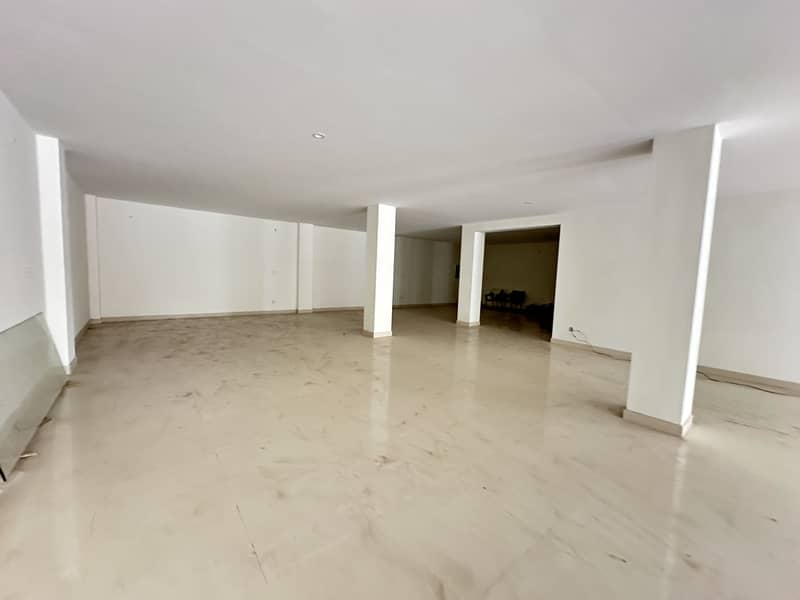 Commercial Floor Available for Software house and Call center 4