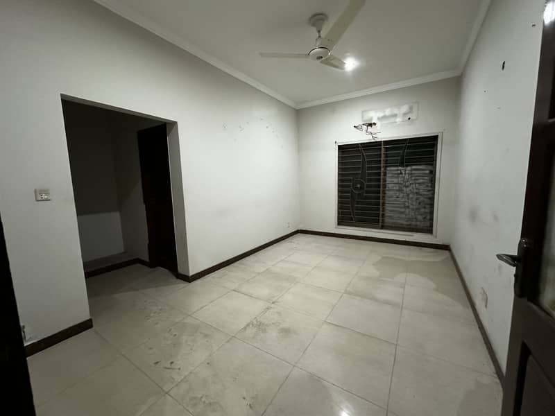 Commercial Office Available For Rent Kn Wapda Town 13