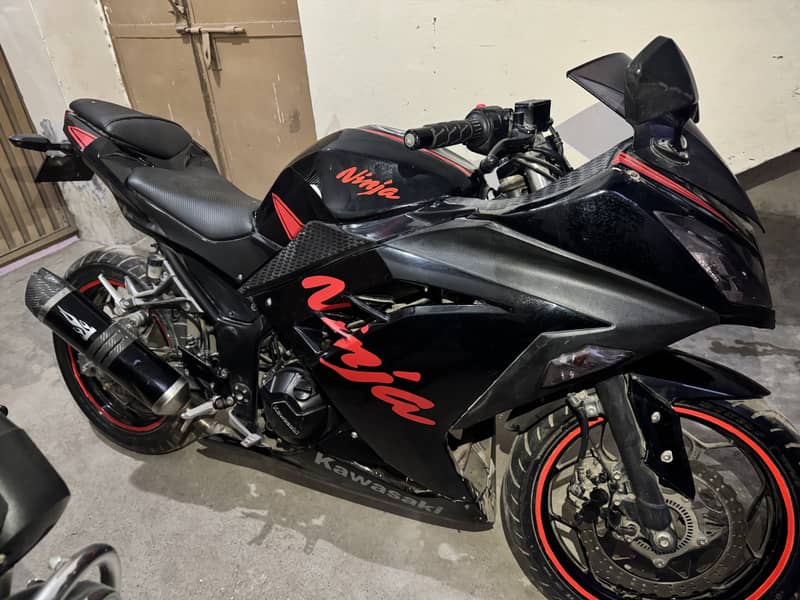 Kawasaki Ninja ZX300 Original 2016 negotiable Price 0