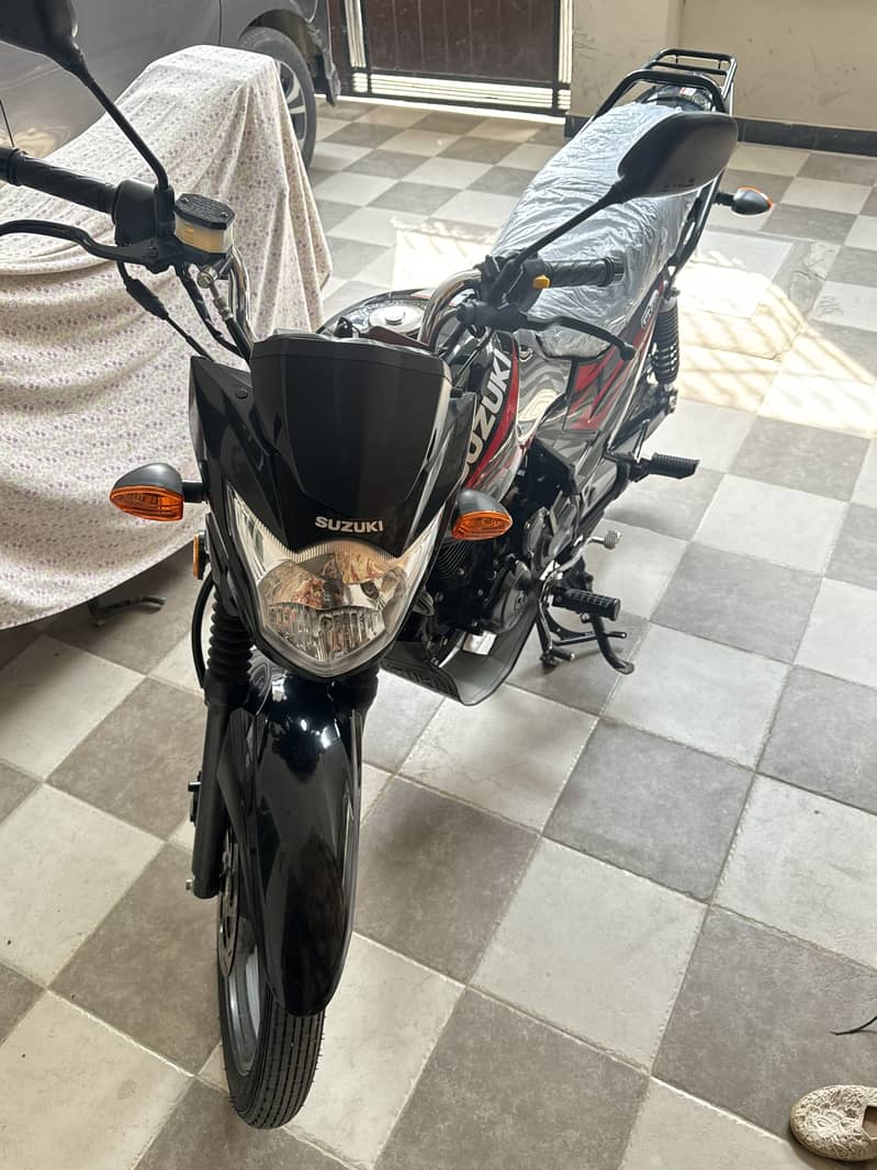 Suzuki GR 150 2024 brand new only 5905 kms running urgent sell 3