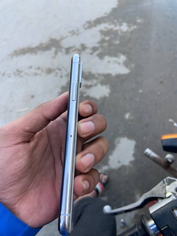 Apple IPhone XS for sale 5