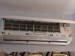 Changhong Ruba 1.5 Ton DC Inverter in Good Condition