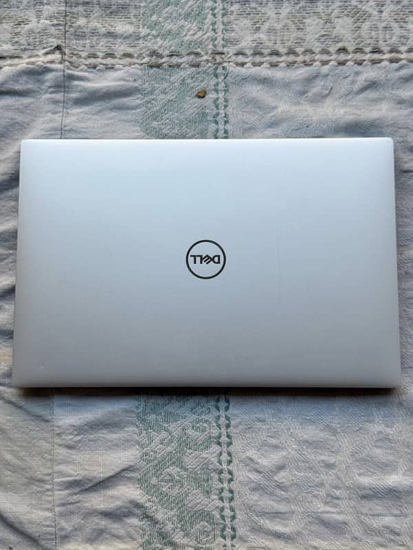 Dell XPS 13 9300 0