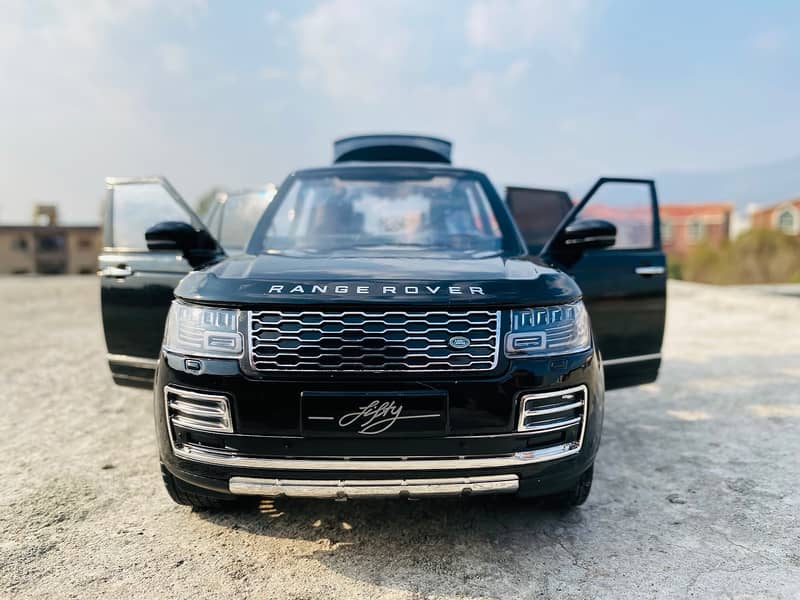 Range Rover 1:18 Scale Diecast Model ( Metal Diecast Cars) 3