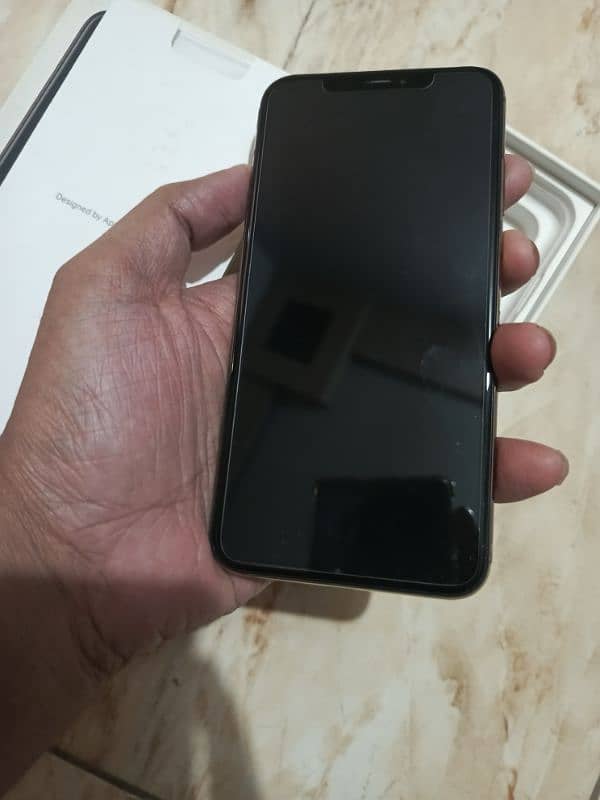 iPhone XS Max | PTA Approved 3