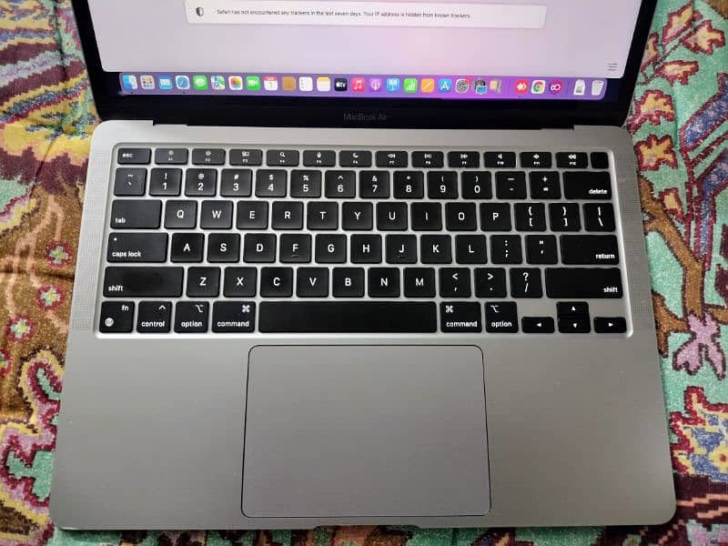 MacBook M1 1