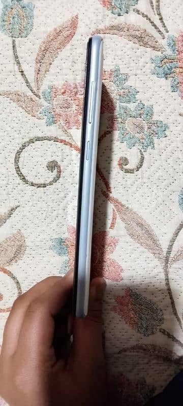 Samsung Galaxy A70 6 gb ram 128gb rom all ok but finger not working 2