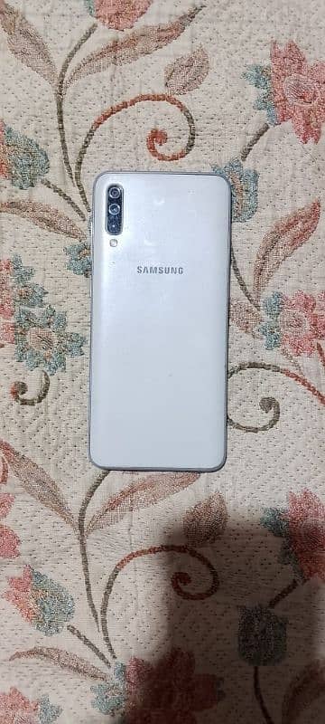 Samsung Galaxy A70 6 gb ram 128gb rom all ok but finger not working 3