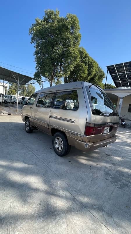 Toyota Town Ace 1990 3